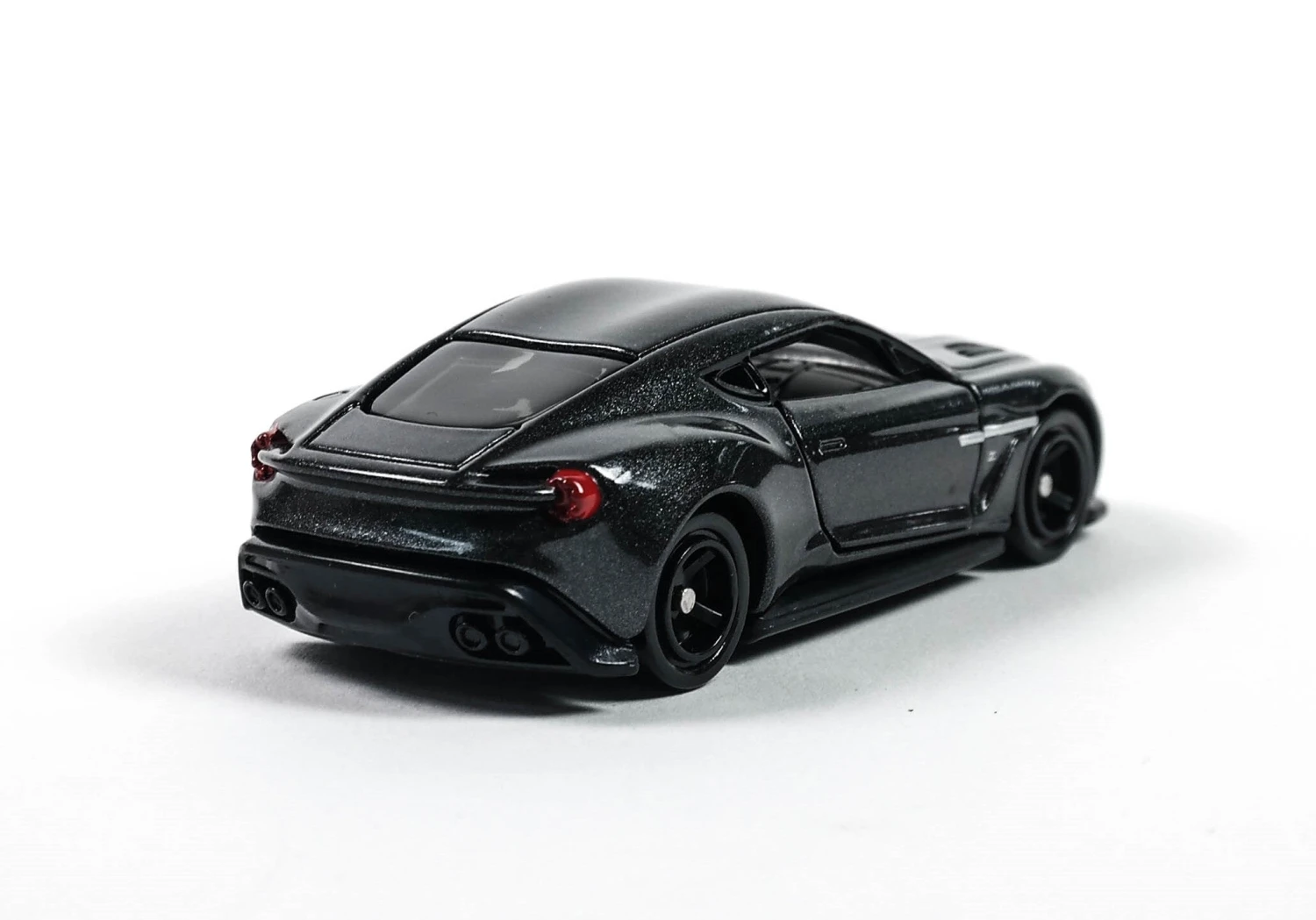 798385 Aston Martin Vanquish Zagato (1st Ver) 4 798385 Aston Martin Vanquish Zagato (1st Ver) - Image 2