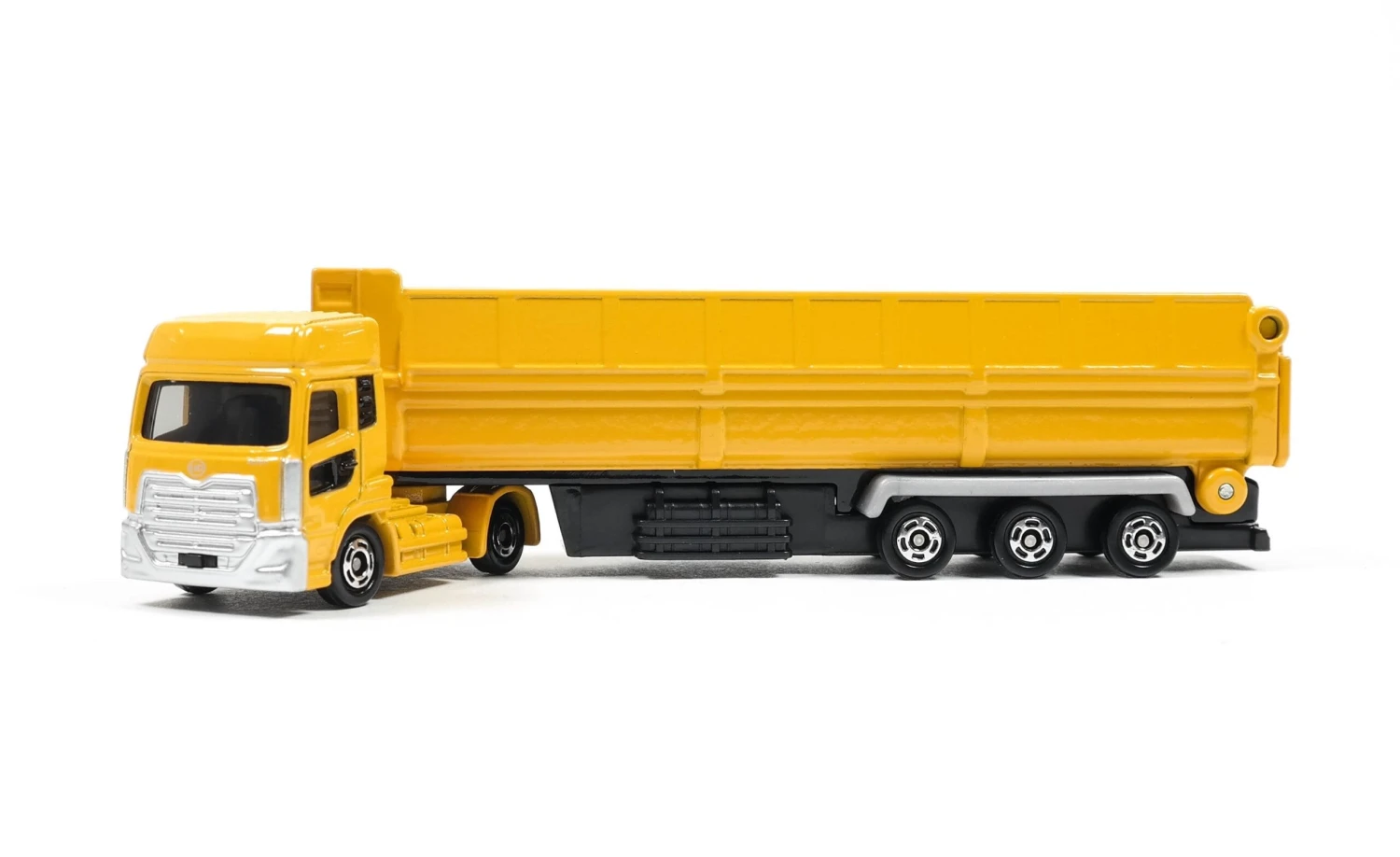 175667 Long Tomica UD Trucks Quon Trailer Dump 4 175667 Long Tomica UD Trucks Quon Trailer Dump - Image 2