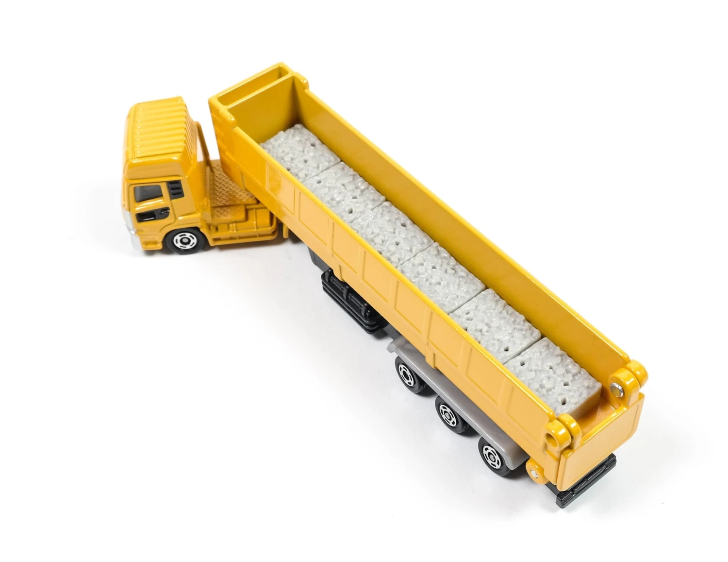 175667 Long Tomica UD Trucks Quon Trailer Dump 7 175667 Long Tomica UD Trucks Quon Trailer Dump - Image 5