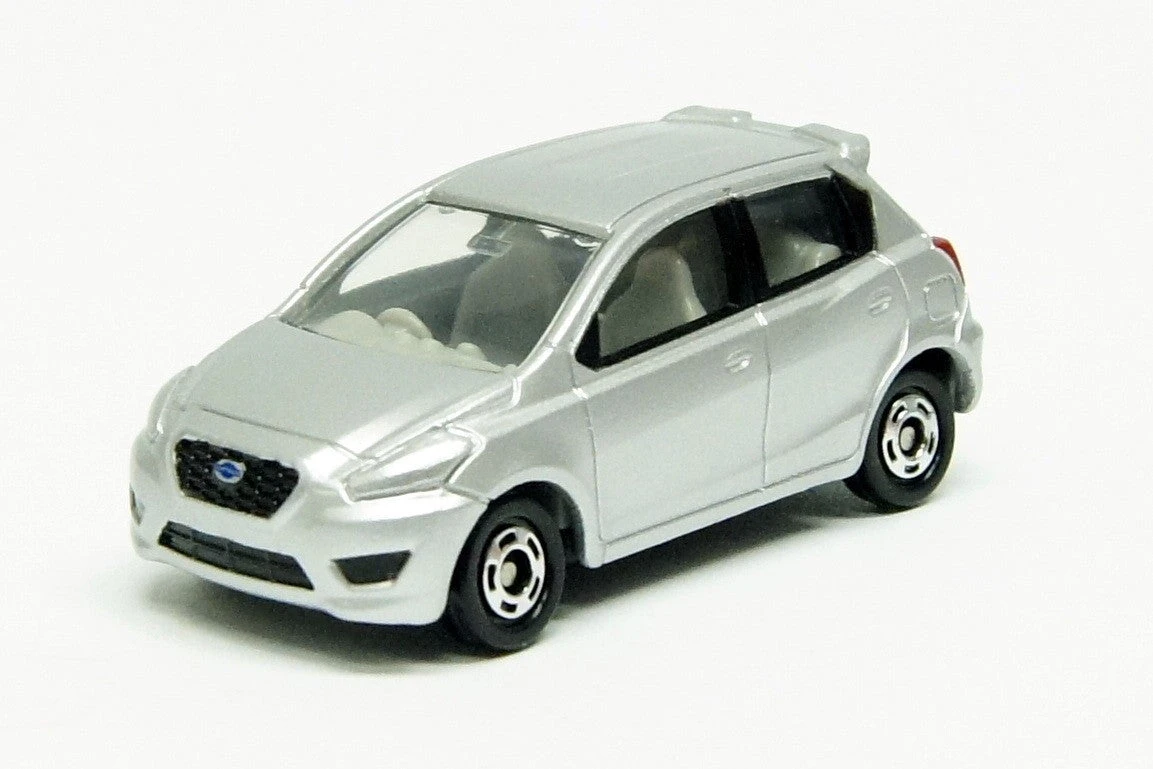 Tomica Datsun Go Silver 3 Tomica Datsun Go Silver