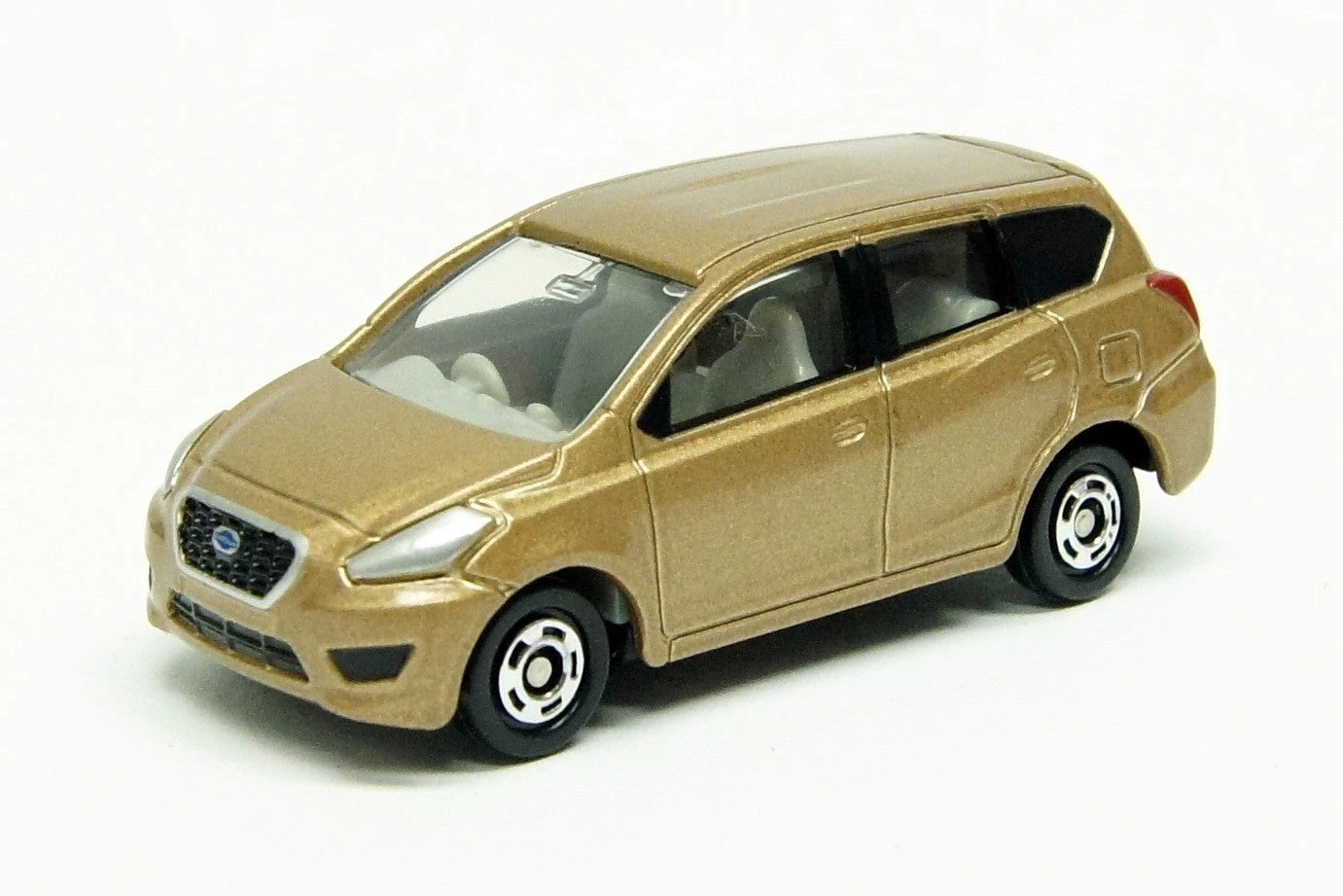 Tomica Datsun Go Bronze 3 Tomica Datsun Go Bronze