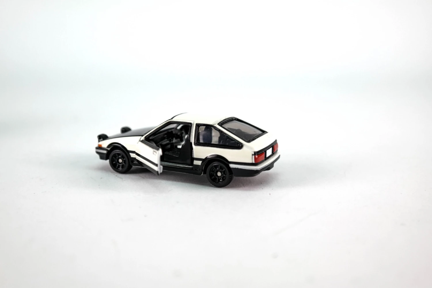 Dream Tomica Initial D AE86 Toreno (*145) 5 Dream Tomica Initial D AE86 Toreno (*145) - Image 3