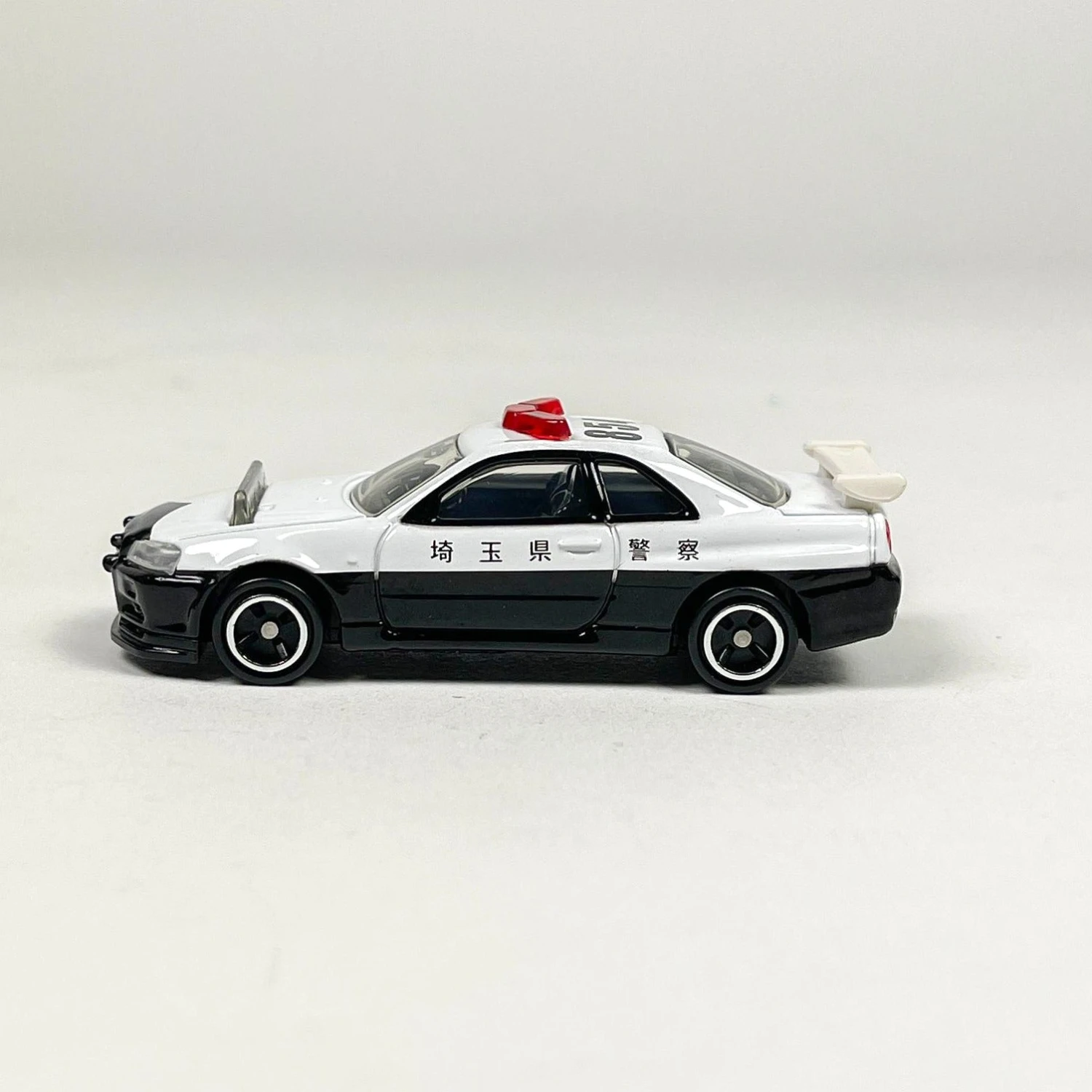 174868 Nissan Skyline GT-R (BNR34) Patrol Car 4 174868 Nissan Skyline GT-R (BNR34) Patrol Car - Image 2