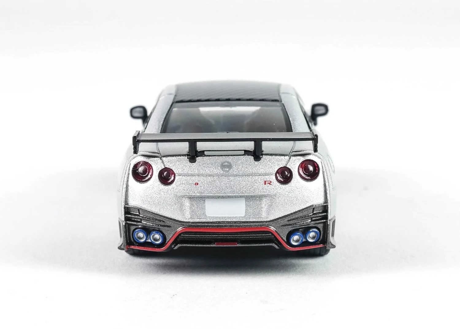 LV-N217C Nissan GT-R Nismo 2020 Silver 8 LV-N217C Nissan GT-R Nismo 2020 Silver - Image 6